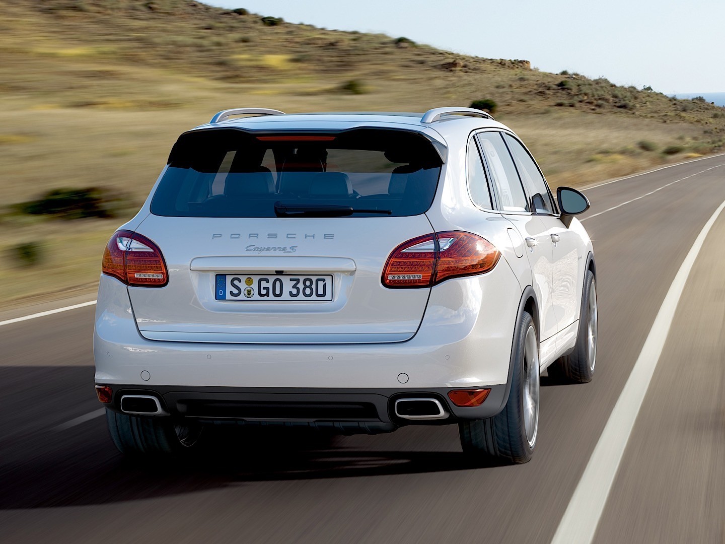 Porsche Cayenne S photo 22