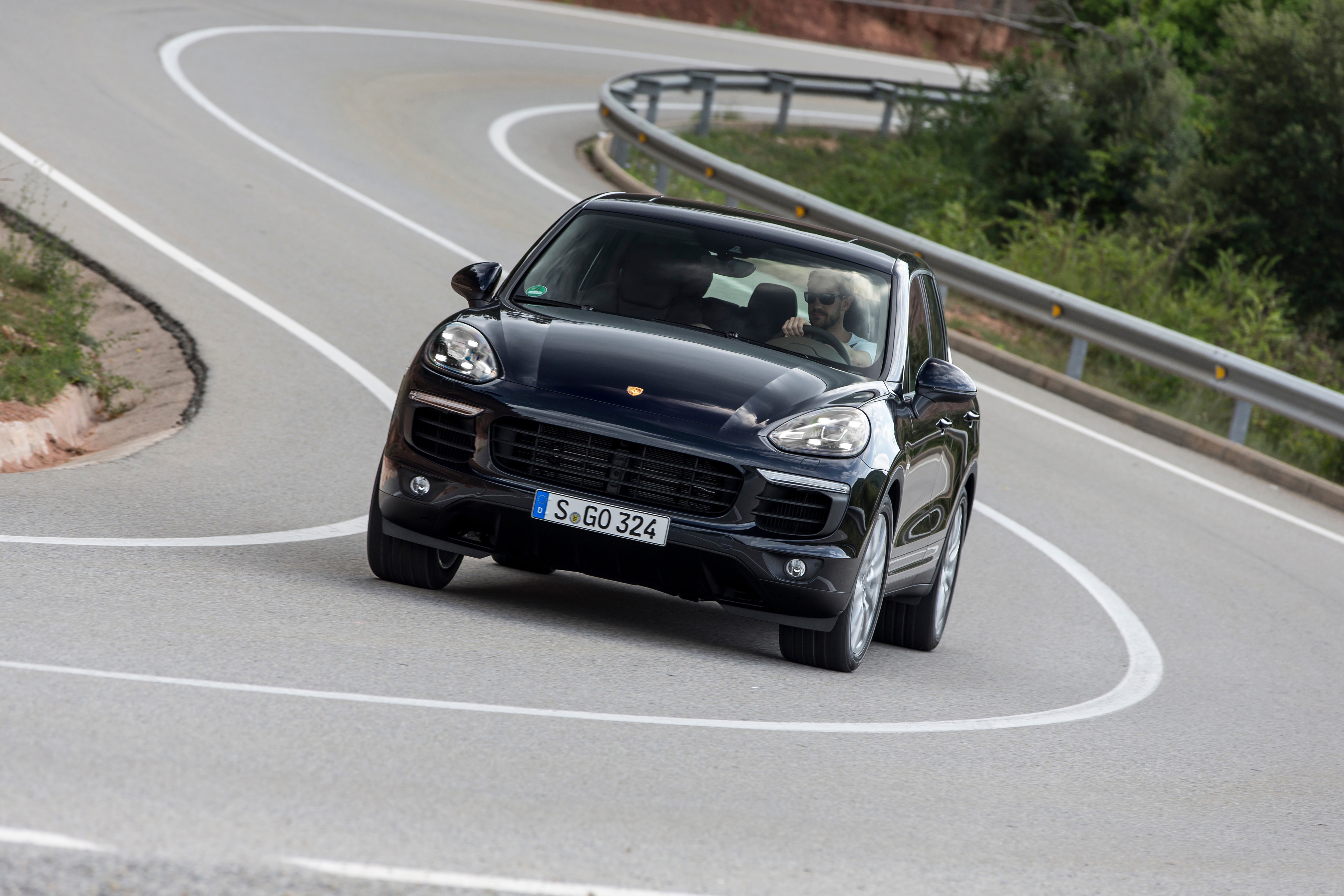 Porsche Cayenne S photo 8