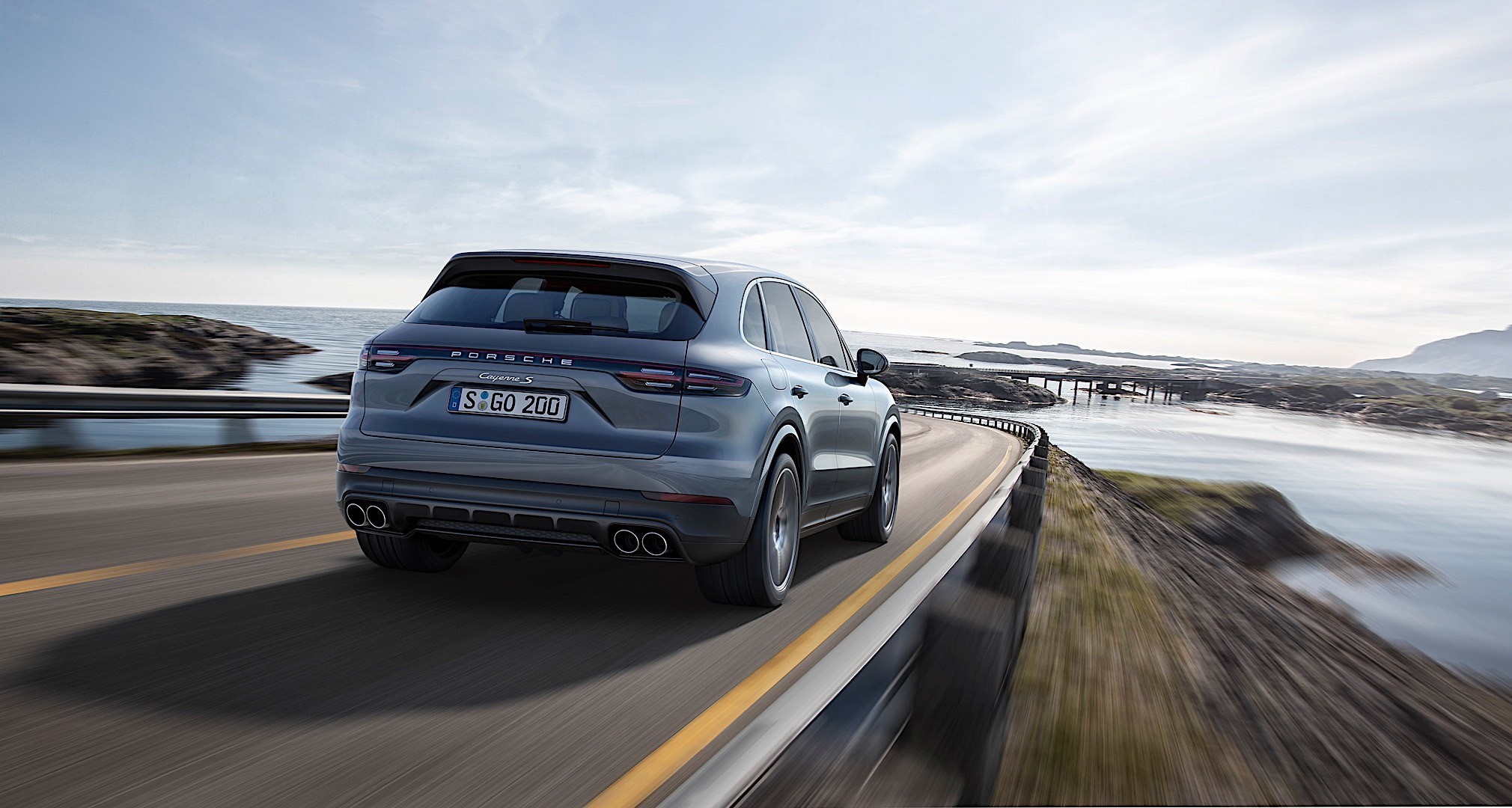 Porsche Cayenne S photo 7