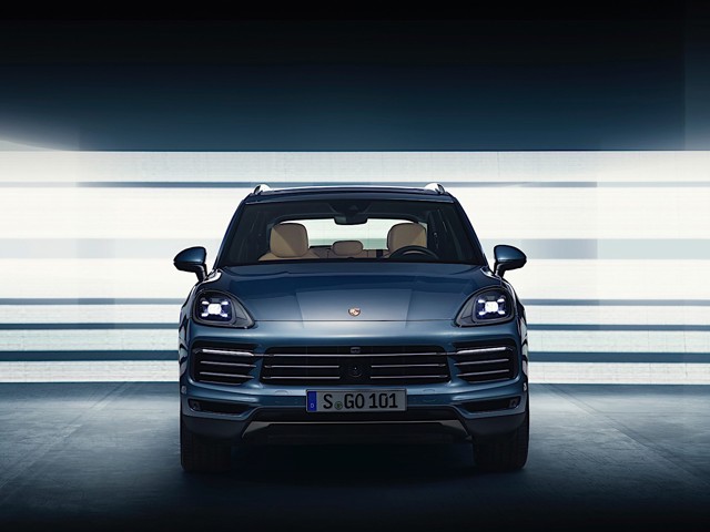 Porsche Cayenne S photo 2