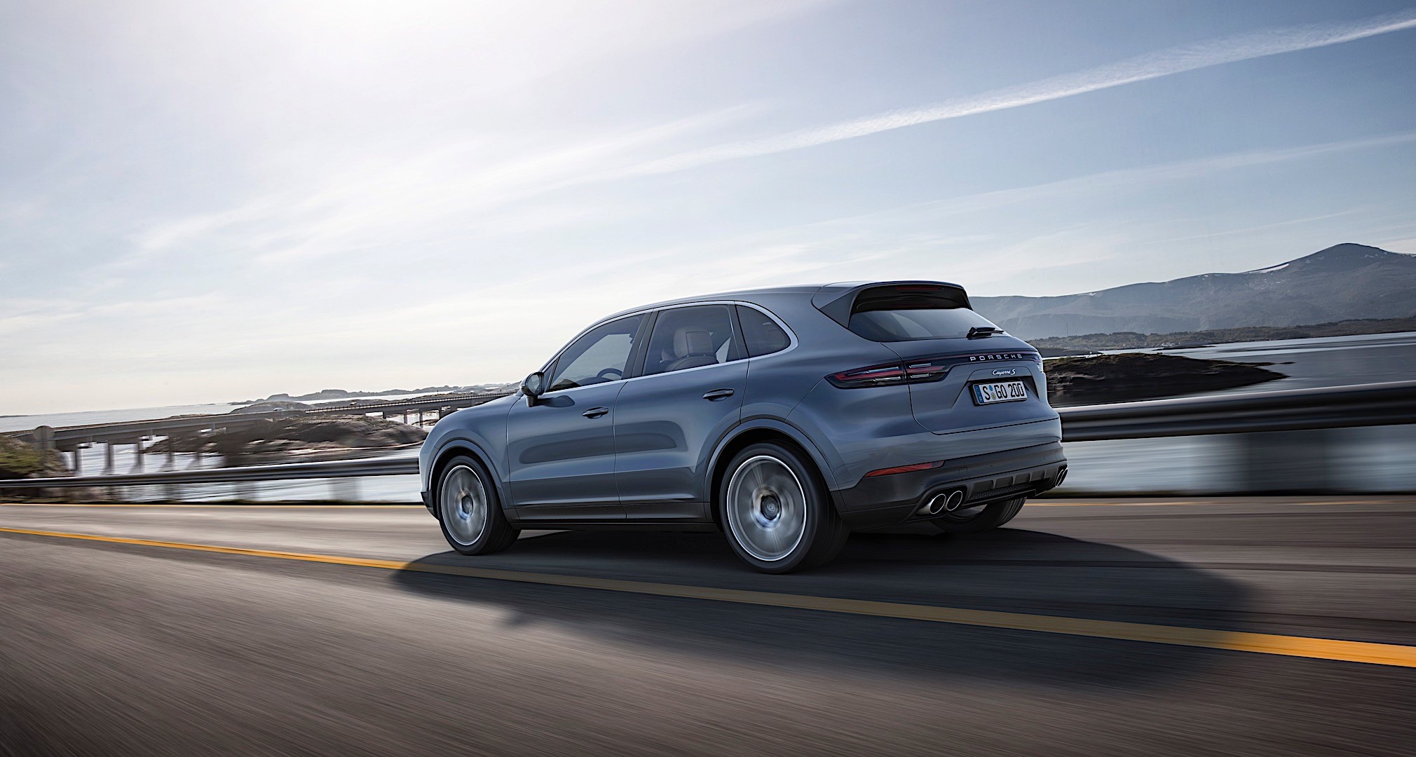 Porsche Cayenne S photo 3