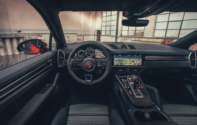 Porsche Cayenne Turbo Coupe photo 30