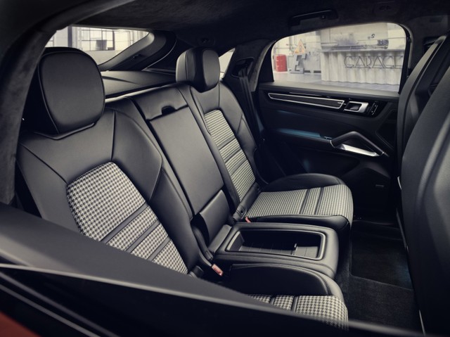 Porsche Cayenne Turbo Coupe photo 40