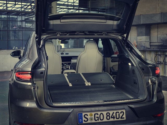 Porsche Cayenne Turbo Coupe photo 33