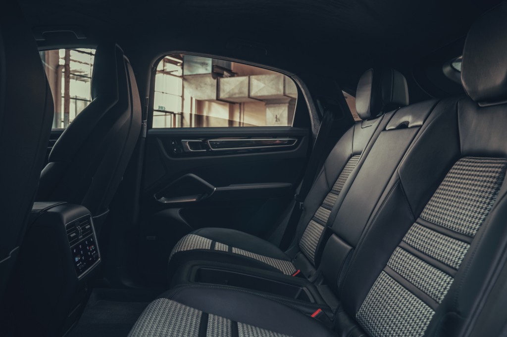 Porsche Cayenne Turbo Coupe photo 35