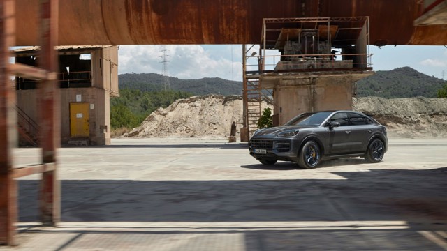 Porsche Cayenne Turbo E-Hybrid Coupe foto 5