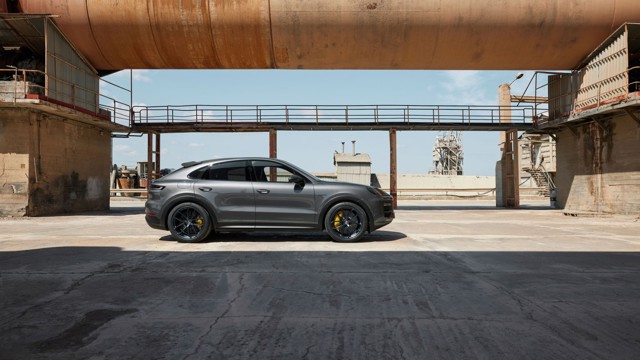 Porsche Cayenne Turbo E-Hybrid Coupe foto 16