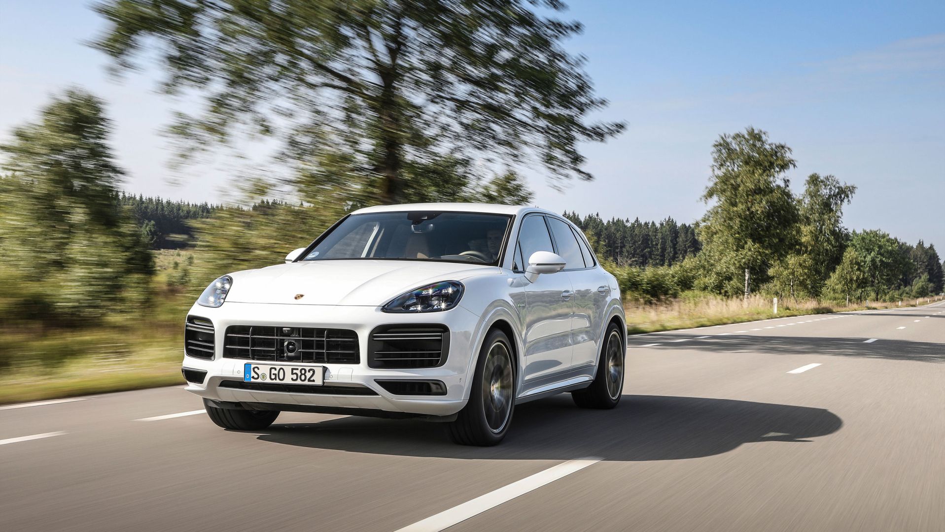 Porsche Cayenne Turbo S E-Hybrid photo 3