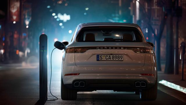 Porsche Cayenne Turbo S E-Hybrid photo 4
