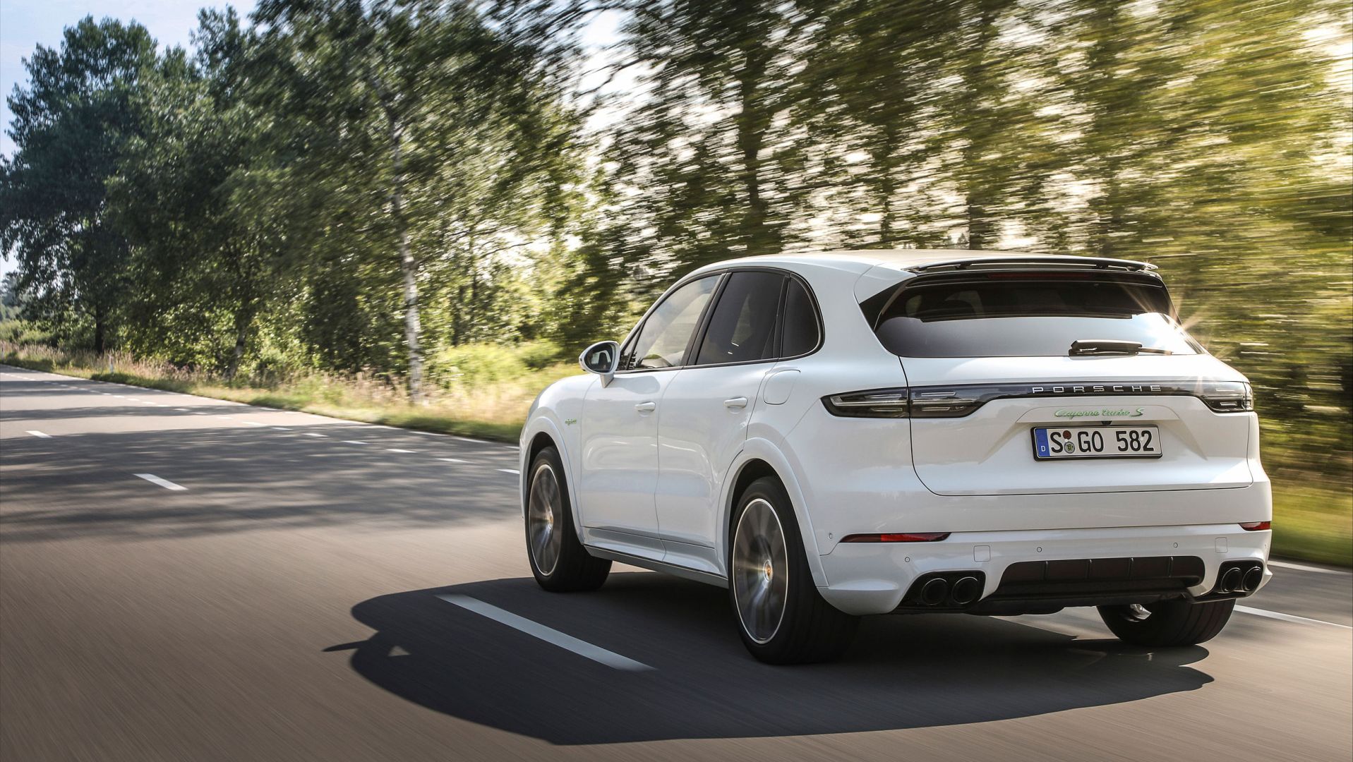 Porsche Cayenne Turbo S E-Hybrid photo 6