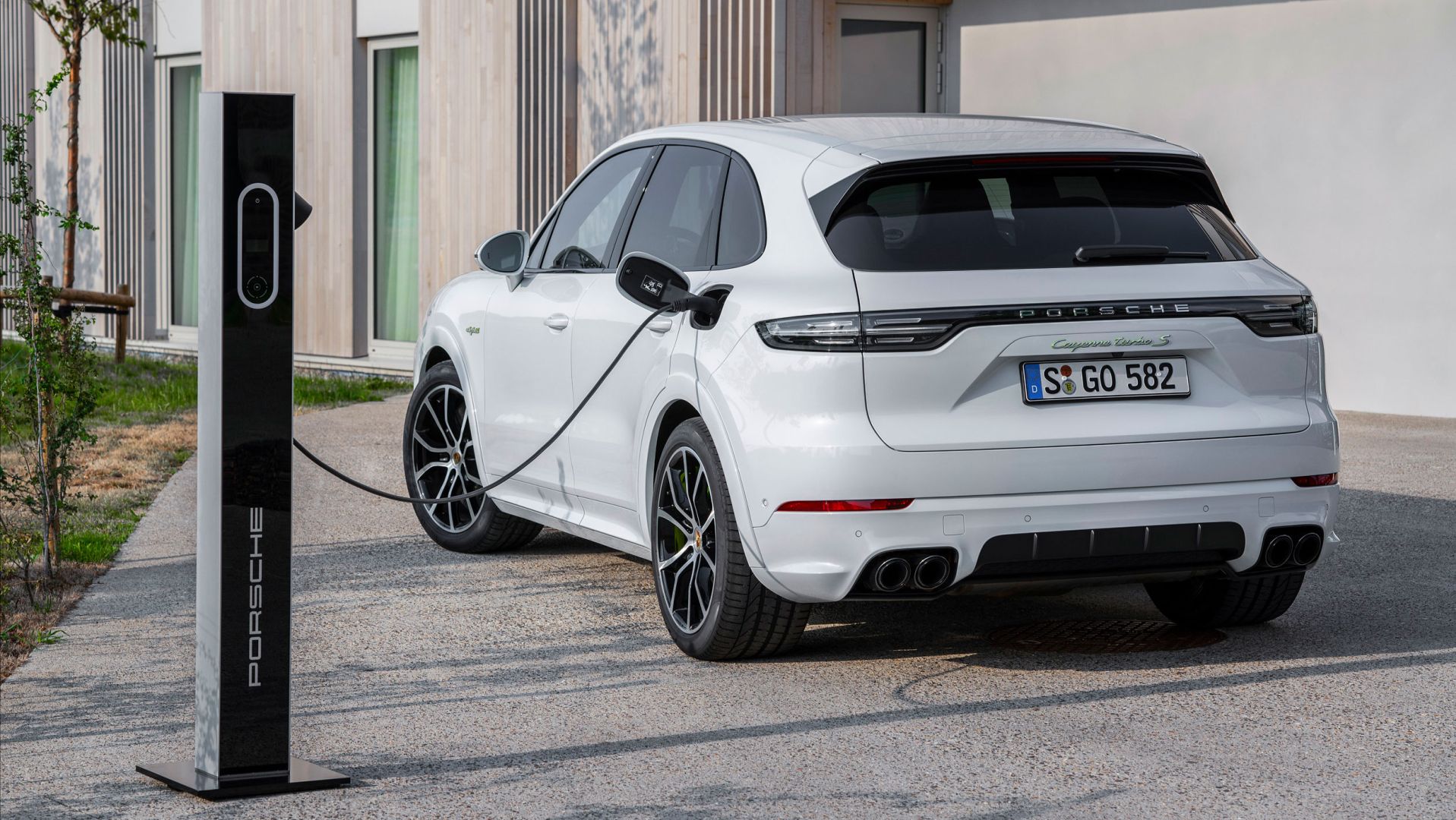 Porsche Cayenne Turbo S E-Hybrid photo 7