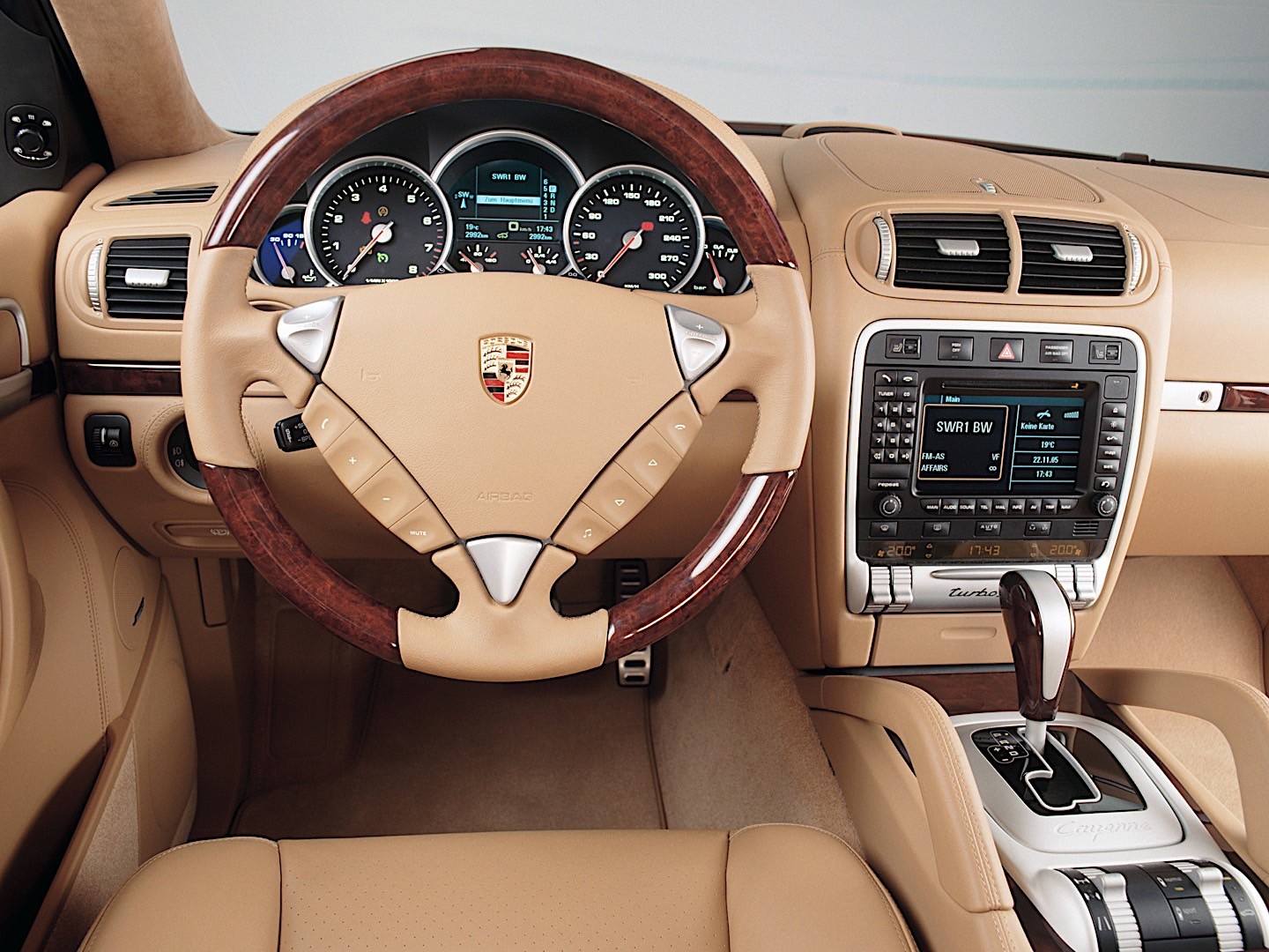 Porsche Cayenne Turbo S photo 38