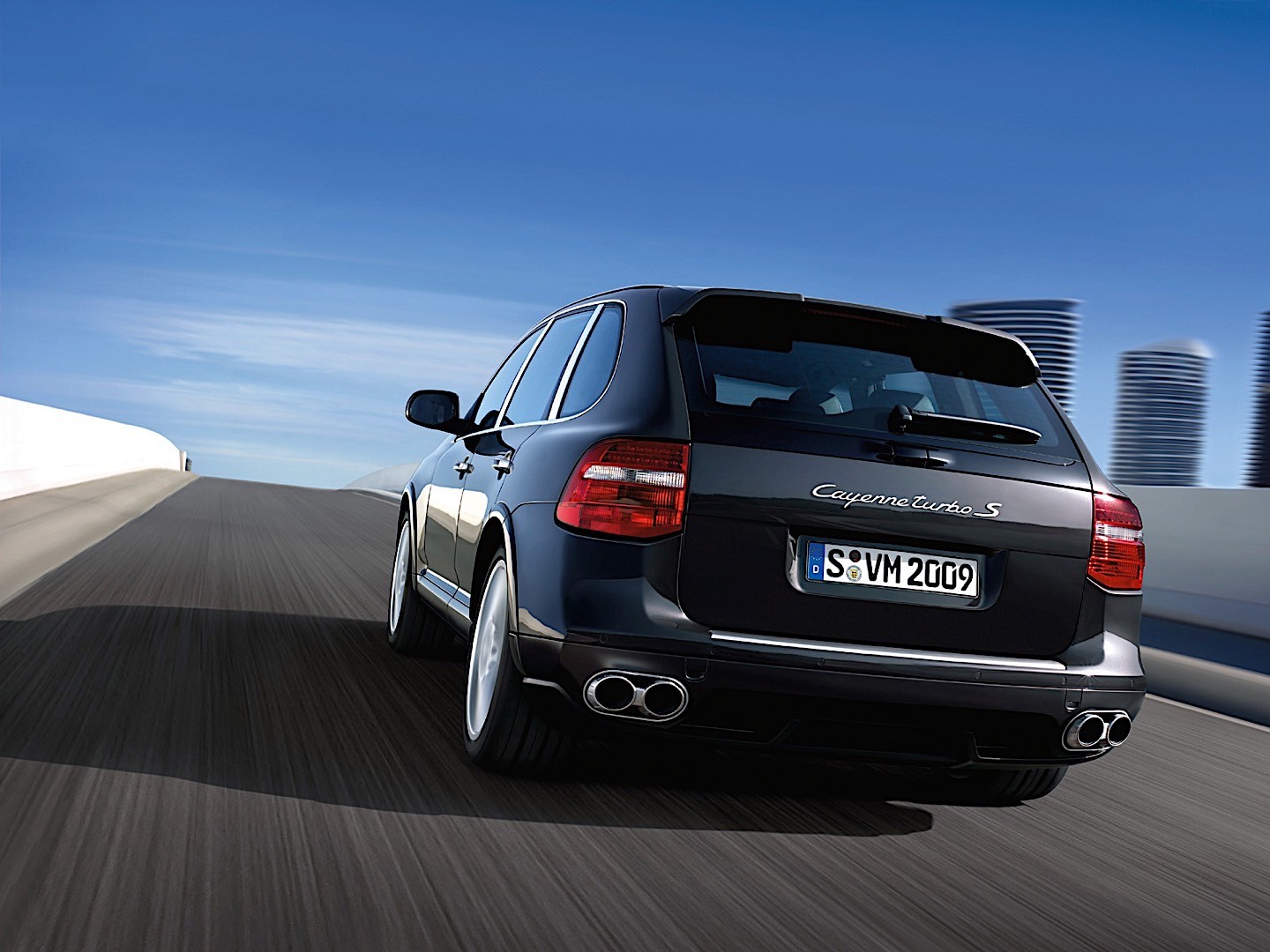 Porsche Cayenne Turbo S photo 15