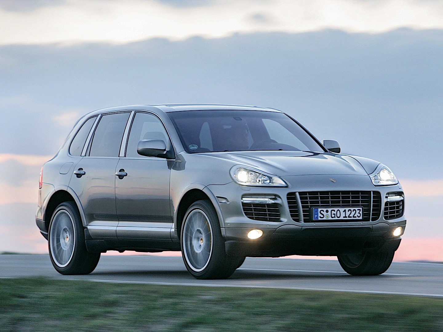 Porsche Cayenne Turbo S photo 18