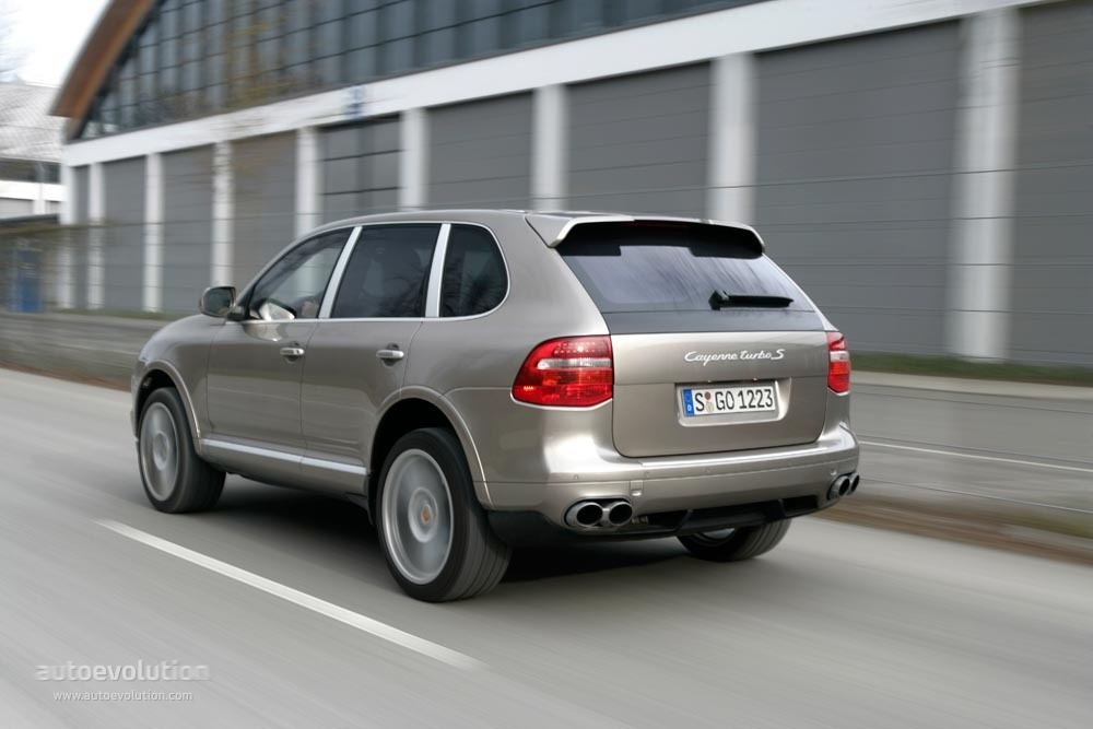 Porsche Cayenne Turbo S photo 2