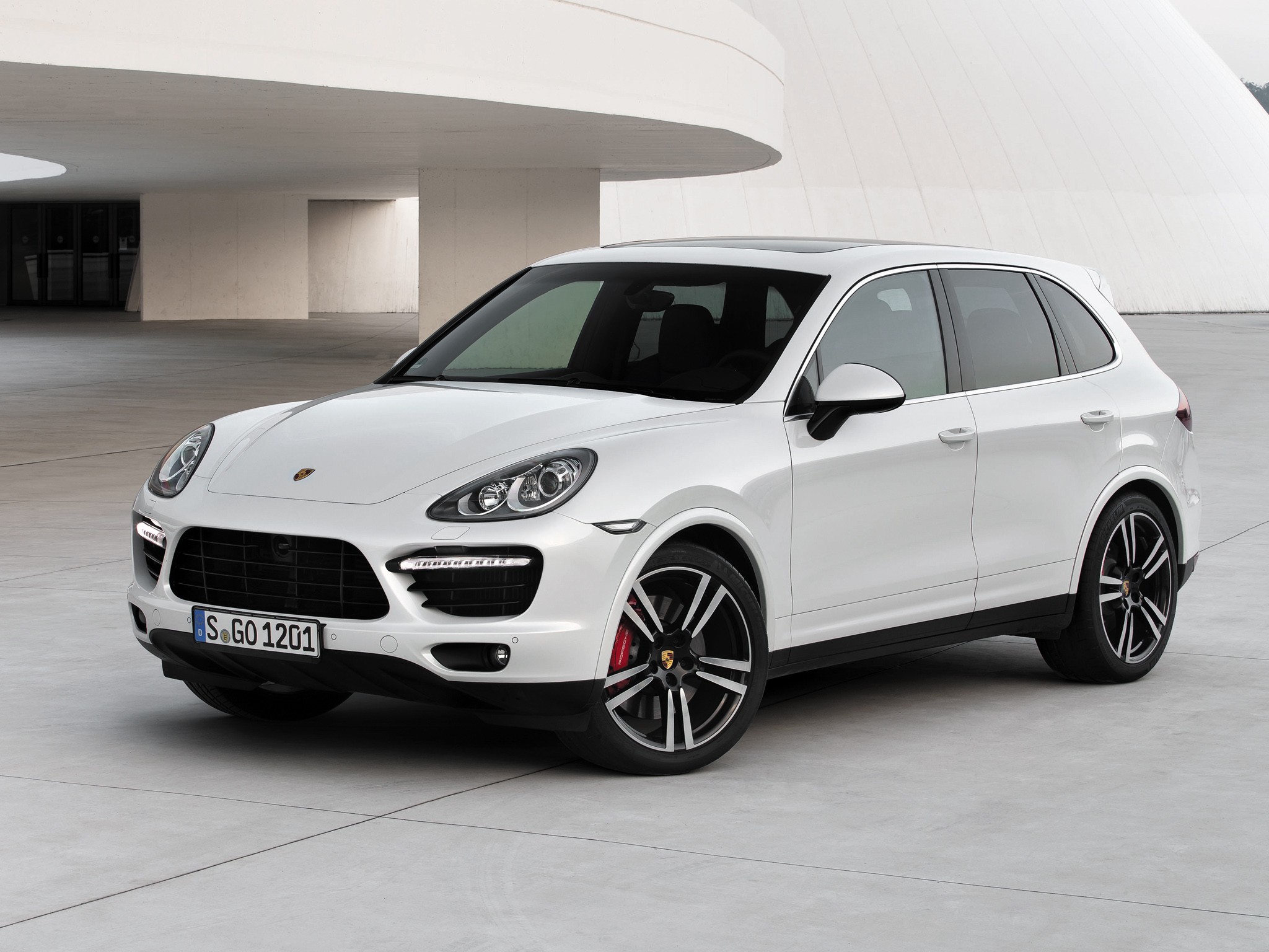 Porsche Cayenne Turbo S photo 9