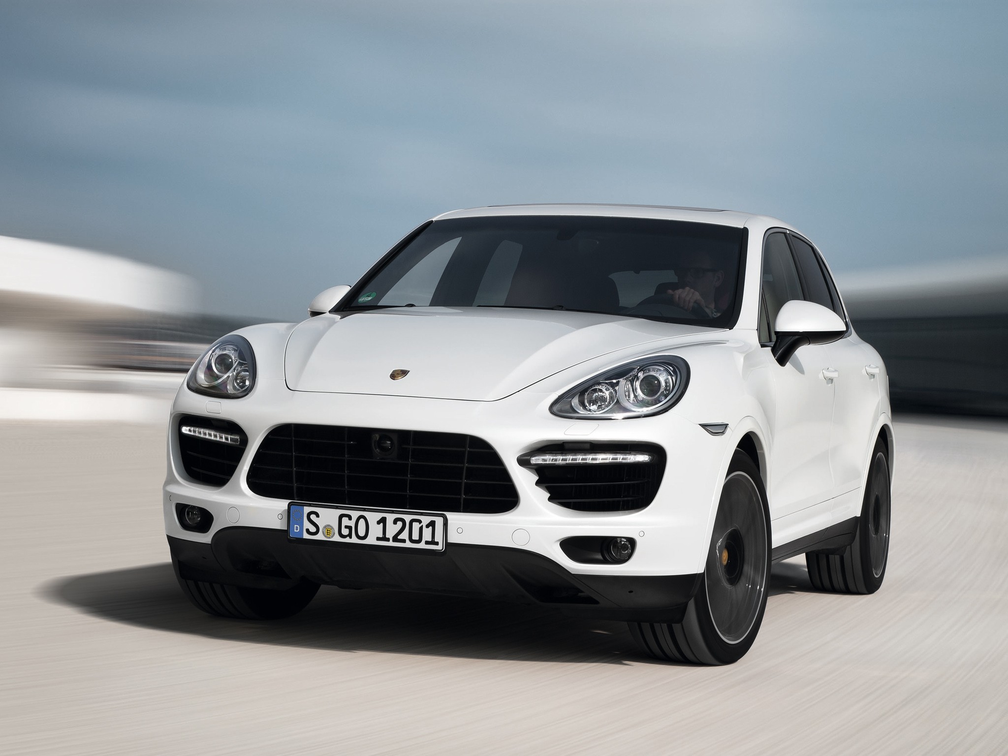 Porsche Cayenne Turbo S photo 14