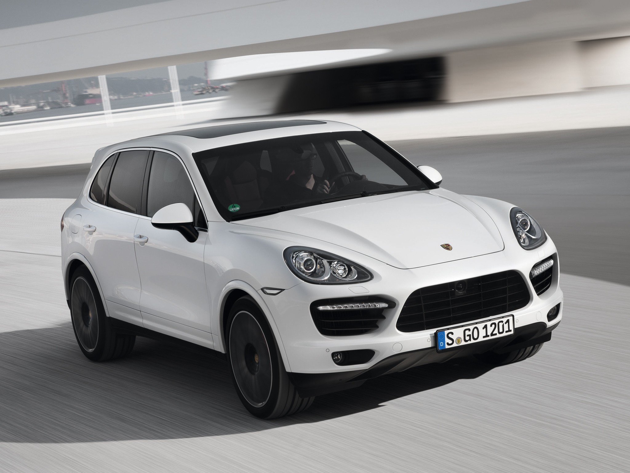 Porsche Cayenne Turbo S photo 15