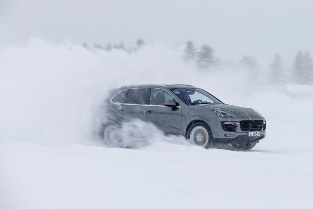 Porsche Cayenne Turbo S photo 6