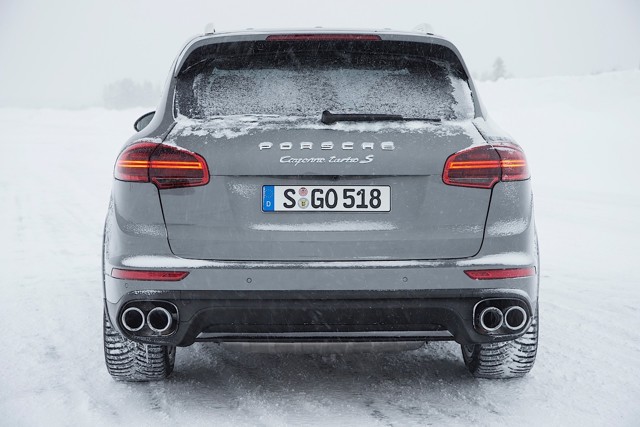Porsche Cayenne Turbo S photo 10