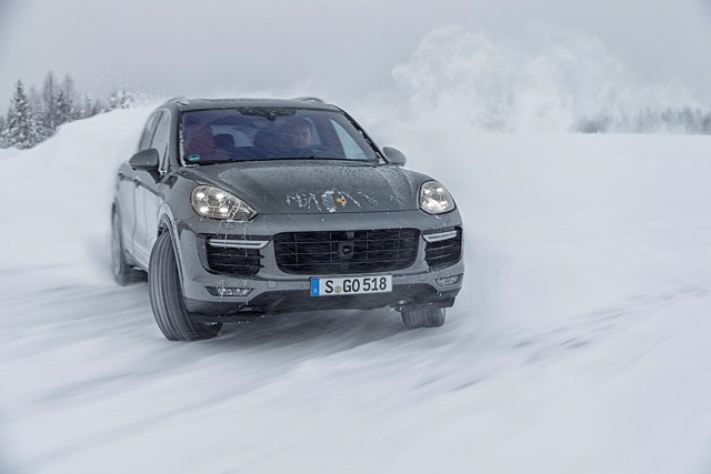 Porsche Cayenne Turbo S photo 15