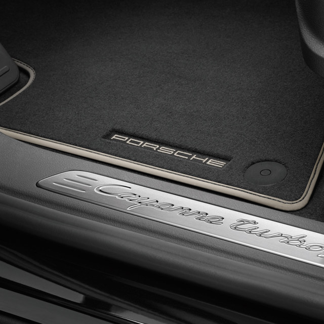 Porsche Cayenne Turbo S photo 33