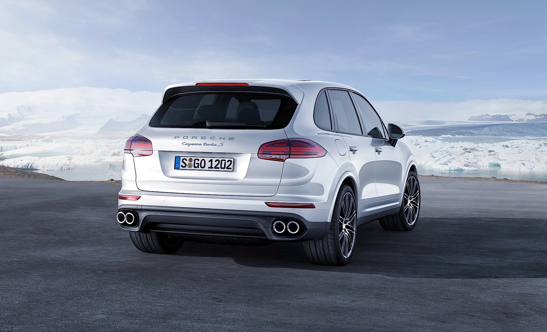 Porsche Cayenne Turbo S photo 3