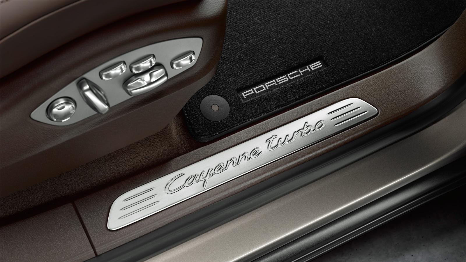 Porsche Cayenne Turbo photo 15