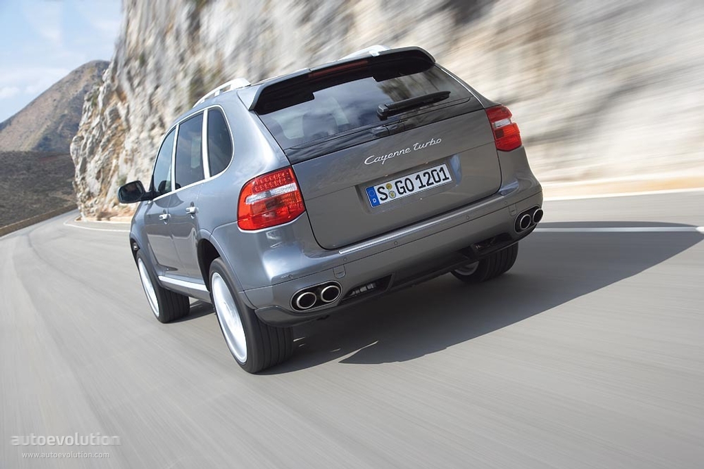 Porsche Cayenne Turbo photo 3