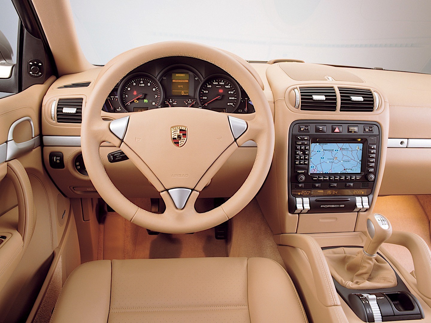 Porsche Cayenne photo 43