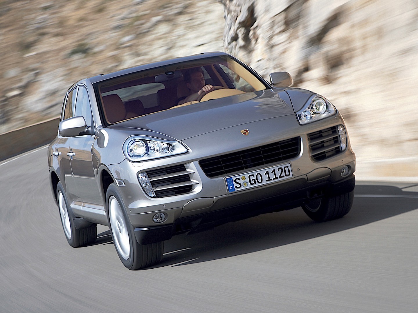 Porsche Cayenne photo 21