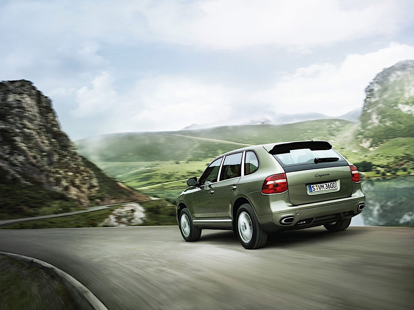 Porsche Cayenne photo 32