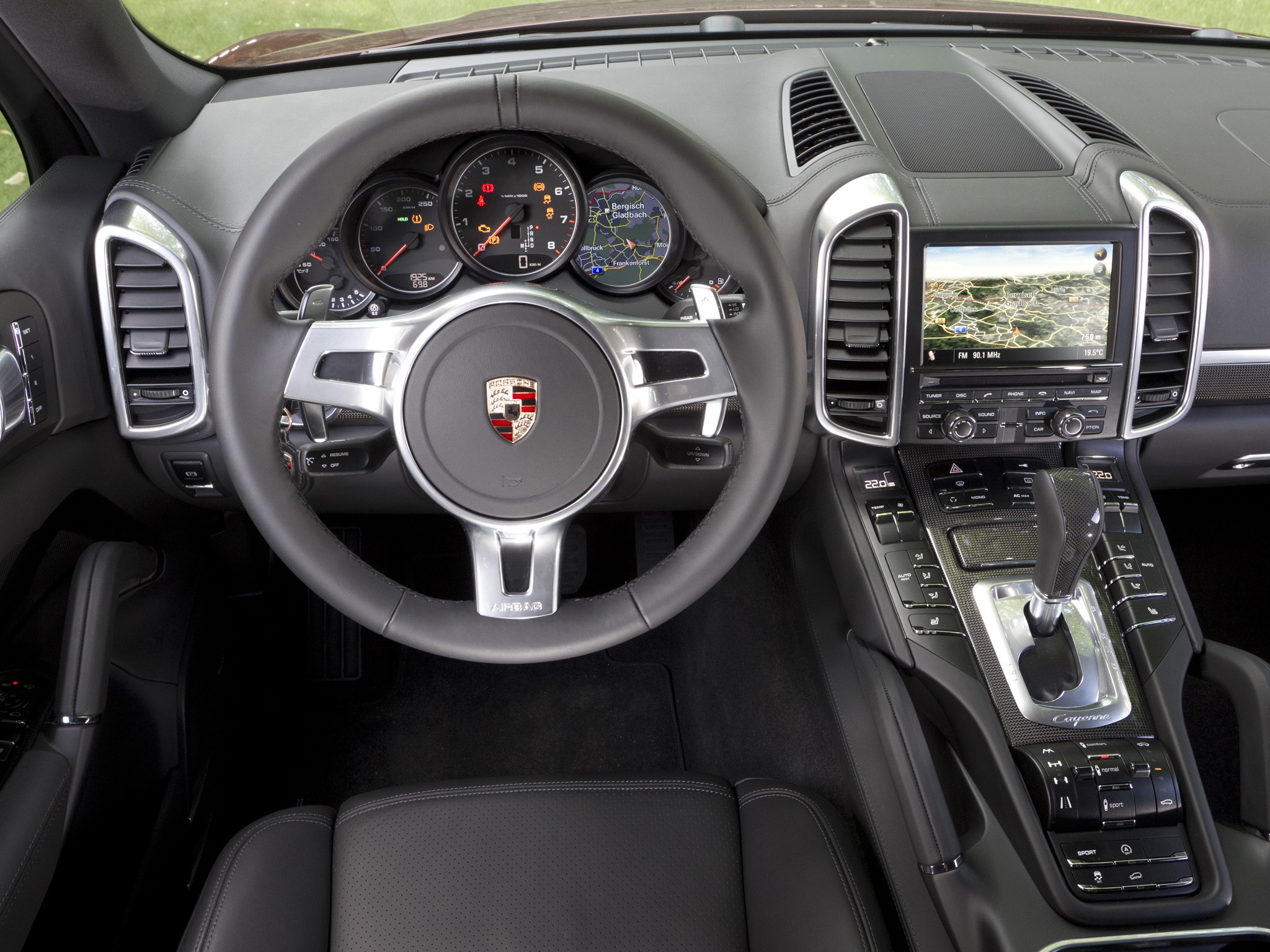 Porsche Cayenne photo 31