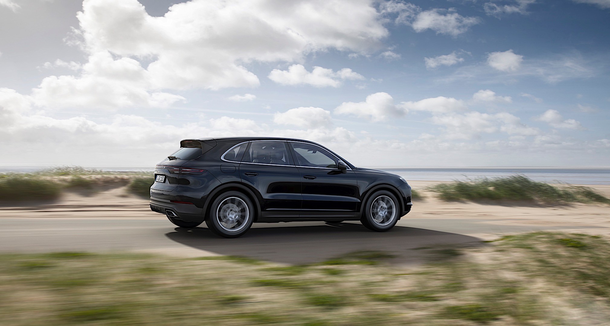 Porsche Cayenne photo 2