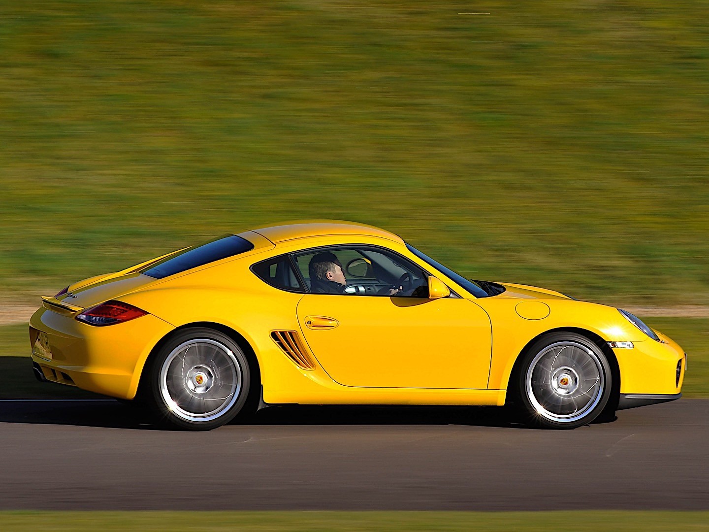 Porsche Cayman photo 24