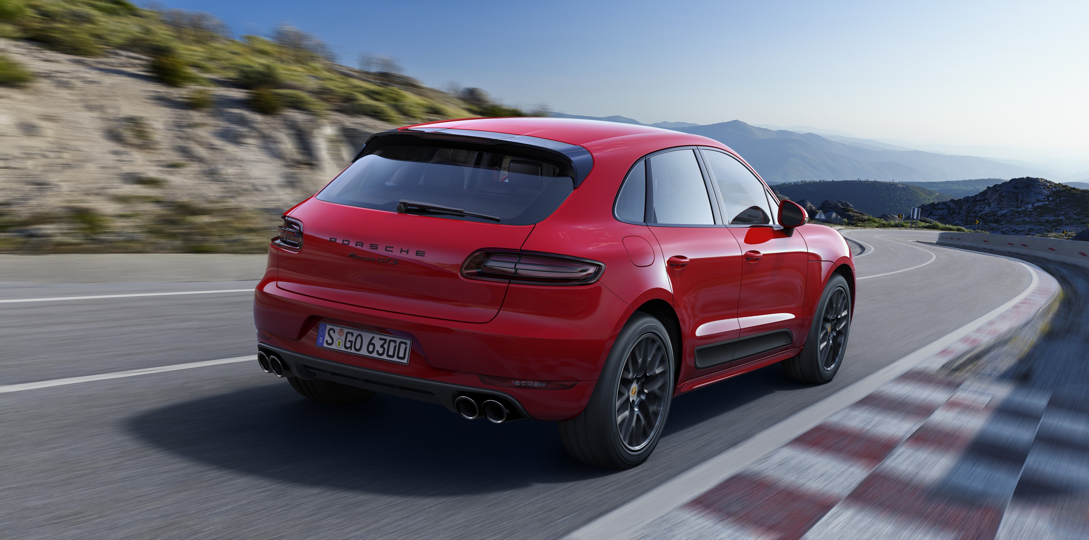 Porsche Macan Gts photo 2