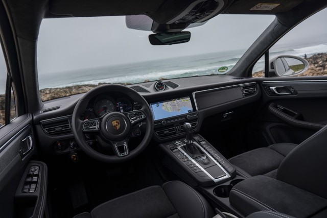 Porsche Macan Gts photo 54