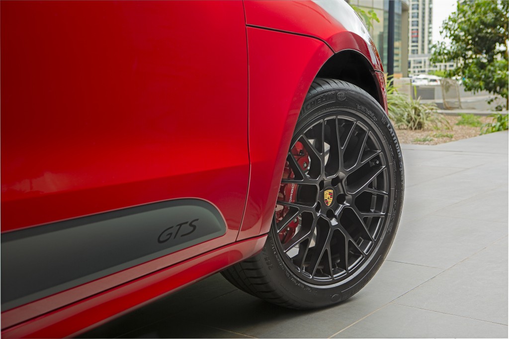 Porsche Macan Gts photo 17