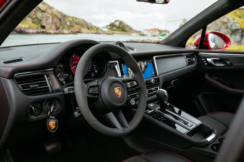Porsche Macan Gts photo 73