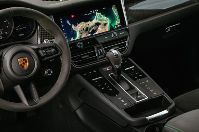 Porsche Macan Gts photo 82