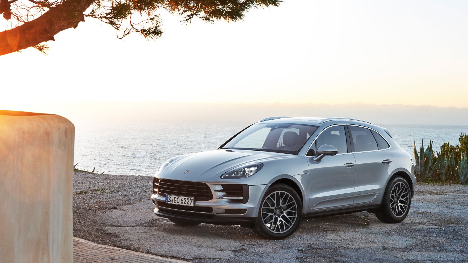 Porsche Macan S photo 2