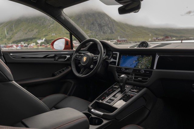Porsche Macan S photo 33