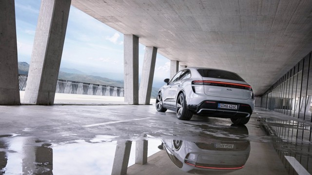 Porsche Macan Turbo Electric Foto 8
