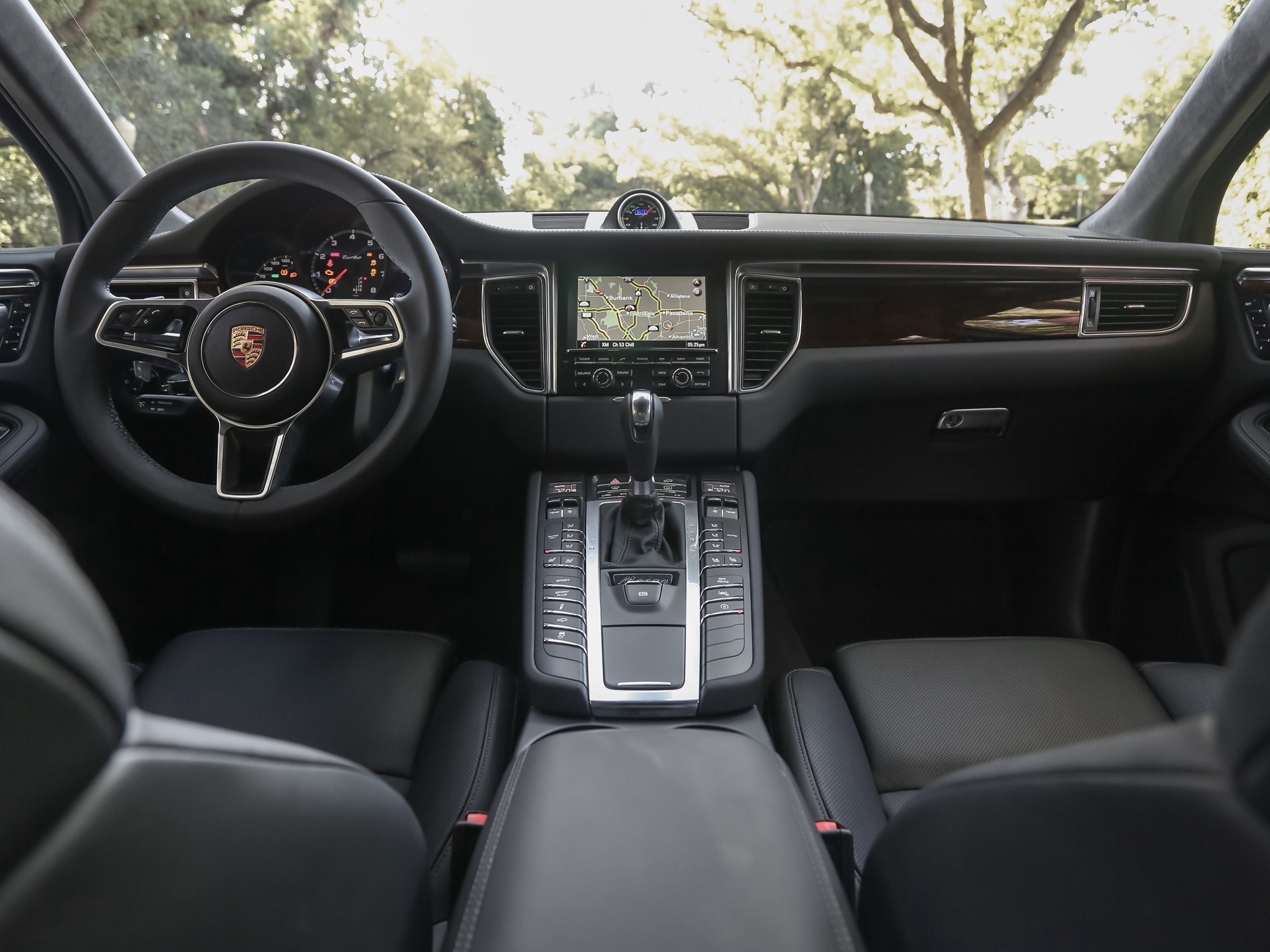 Porsche Macan Turbo photo 61