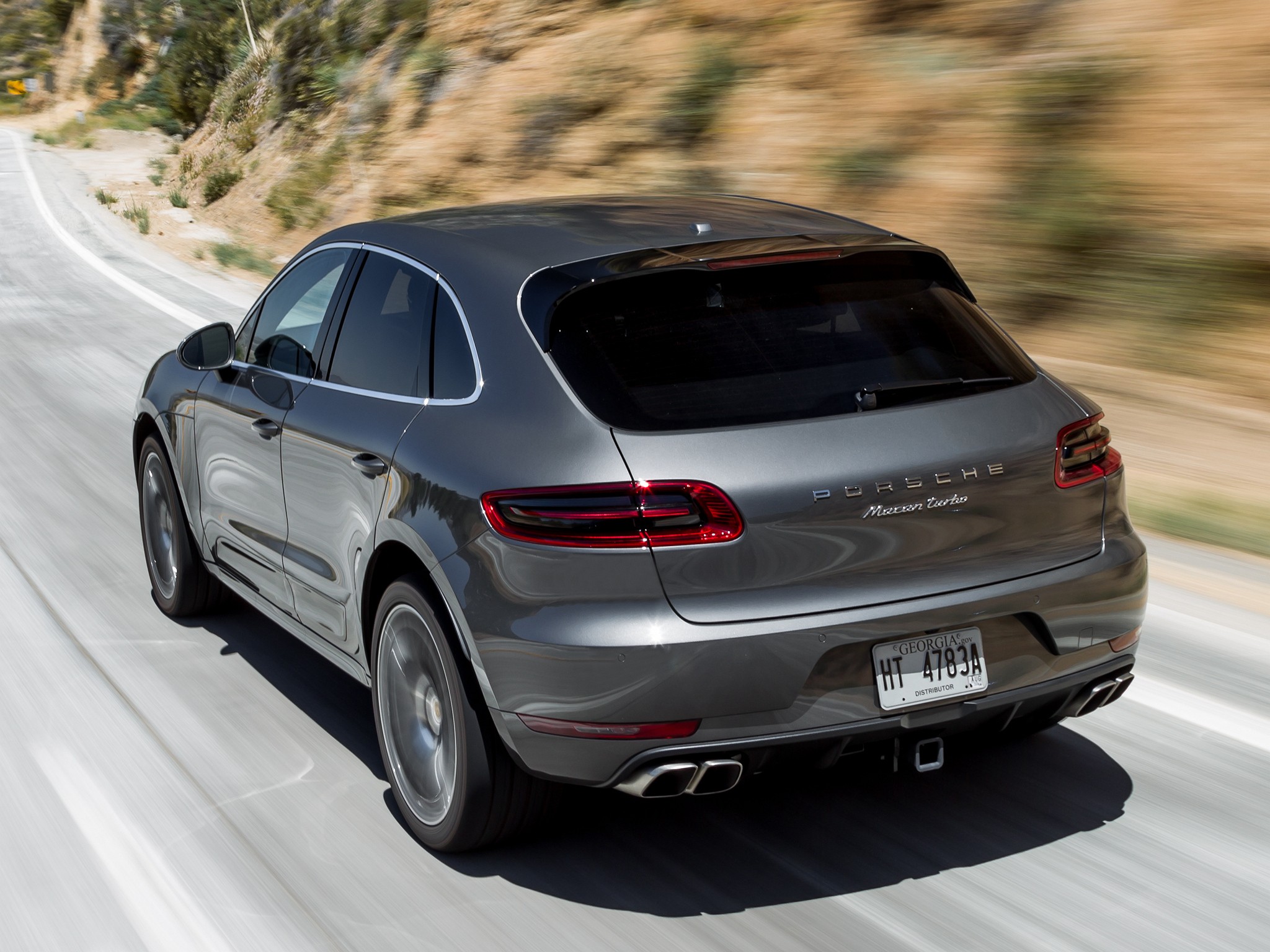 Porsche Macan Turbo photo 23