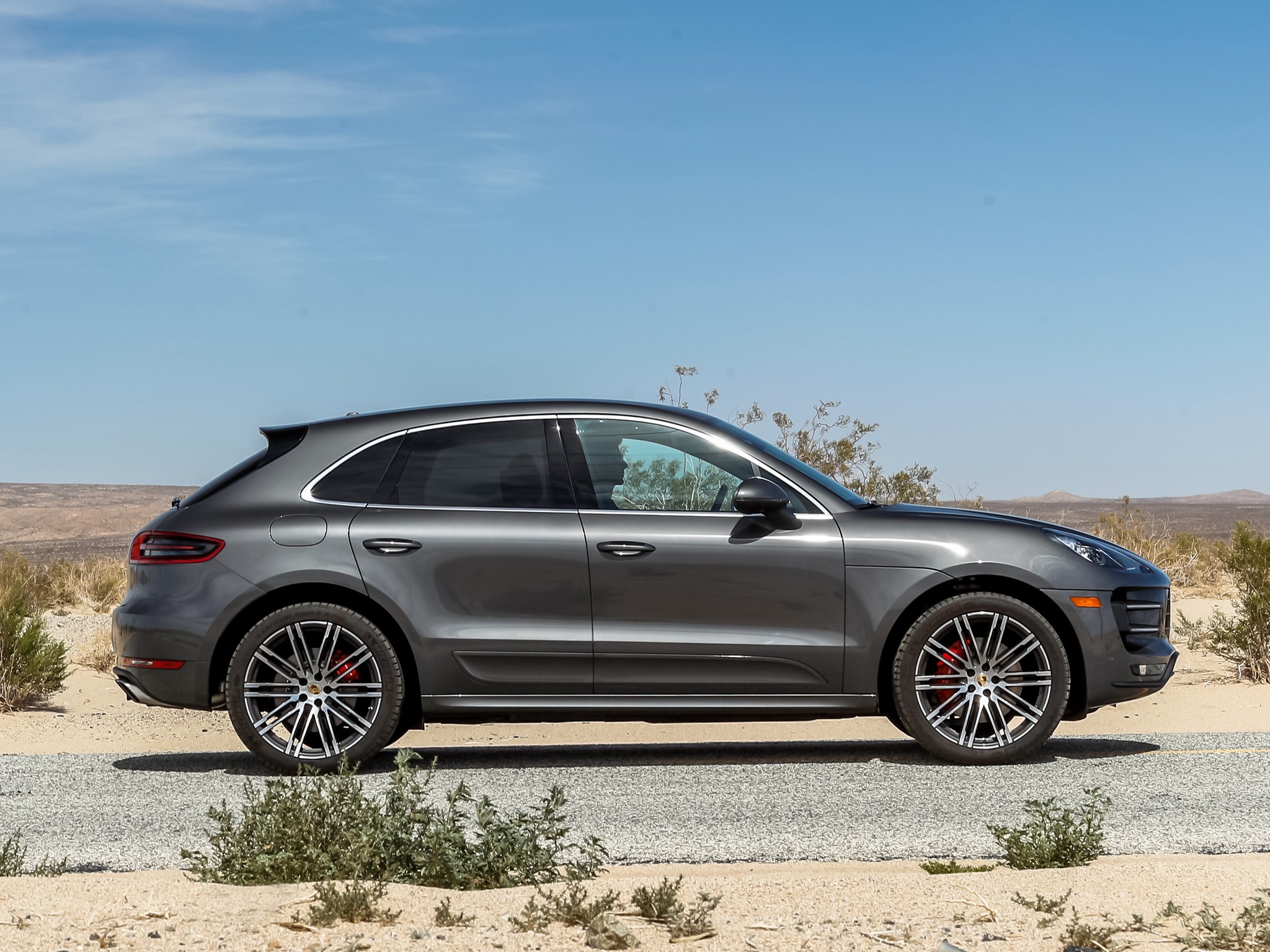 Porsche Macan Turbo photo 25