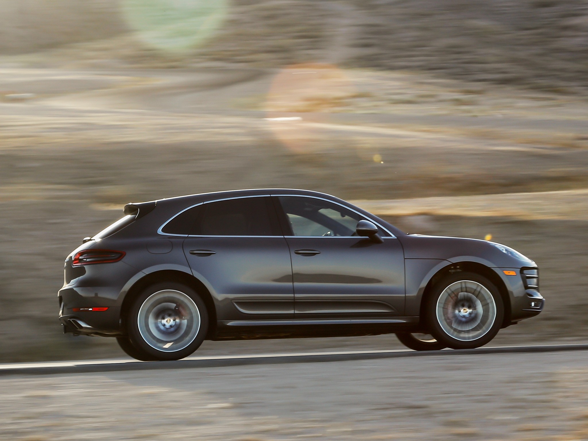 Porsche Macan Turbo photo 29