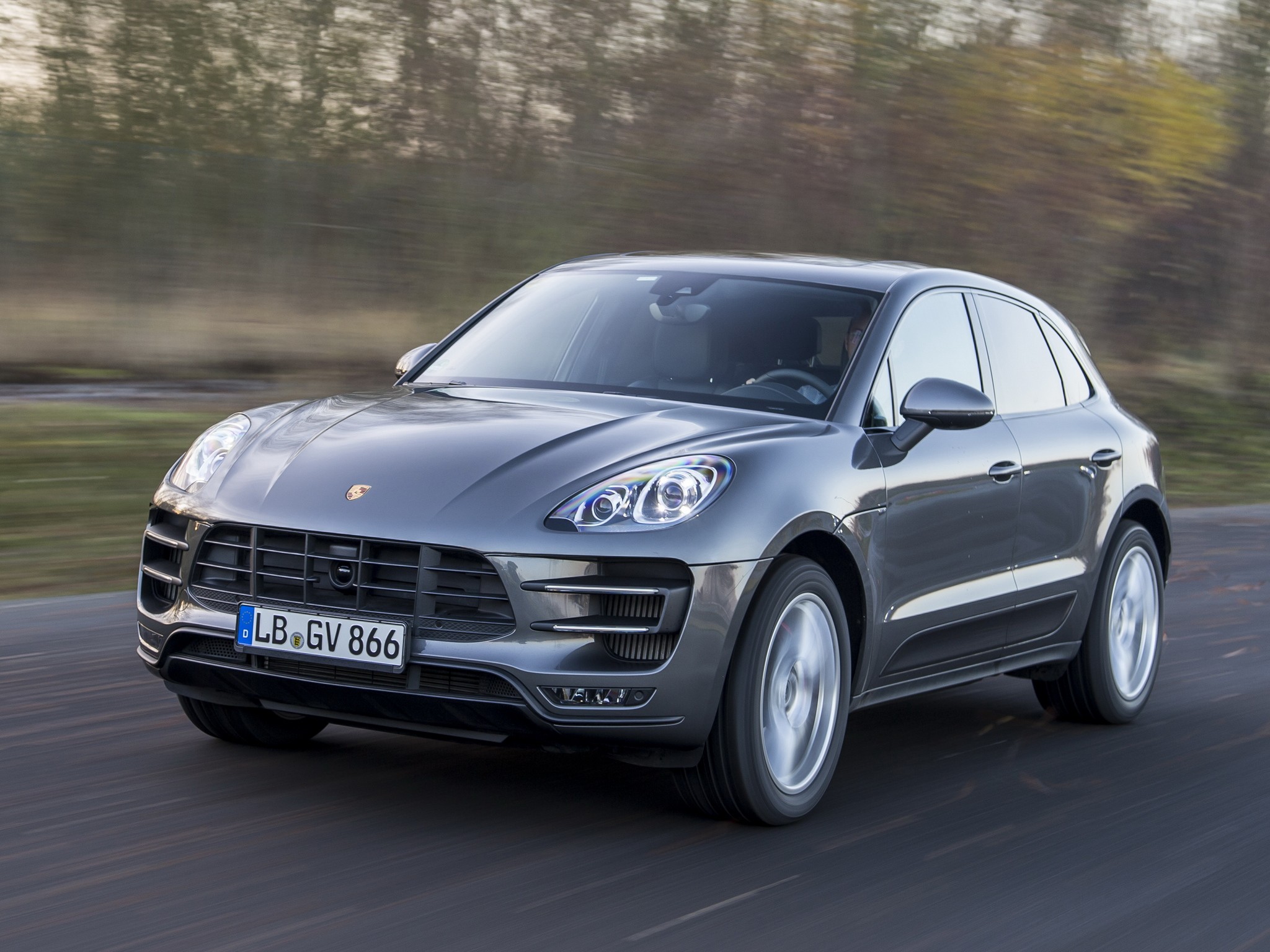 Porsche Macan Turbo photo 34
