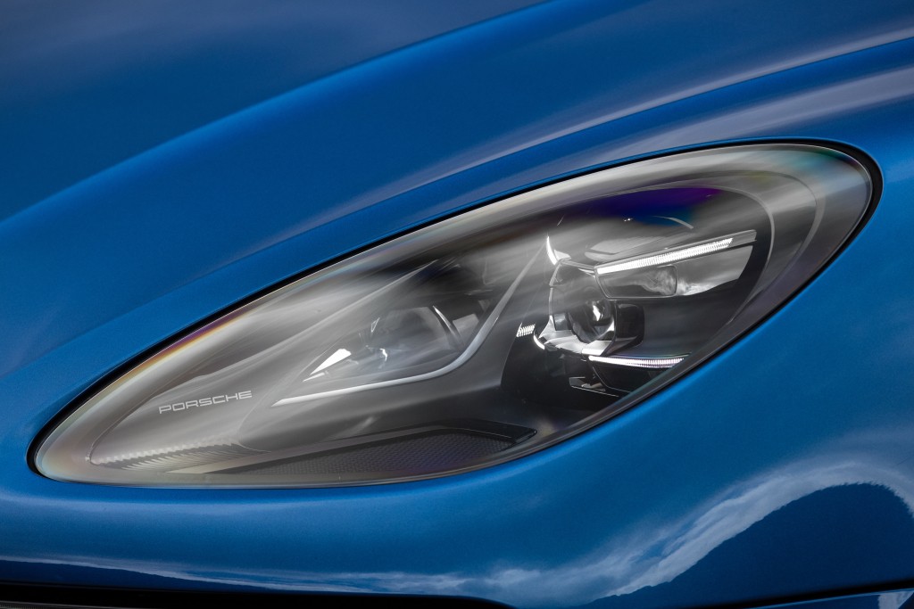 Porsche Macan Turbo photo 5