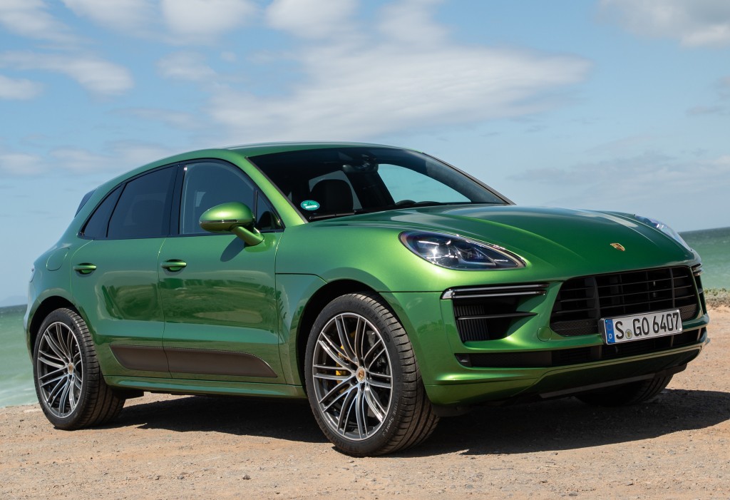 Porsche Macan Turbo photo 16